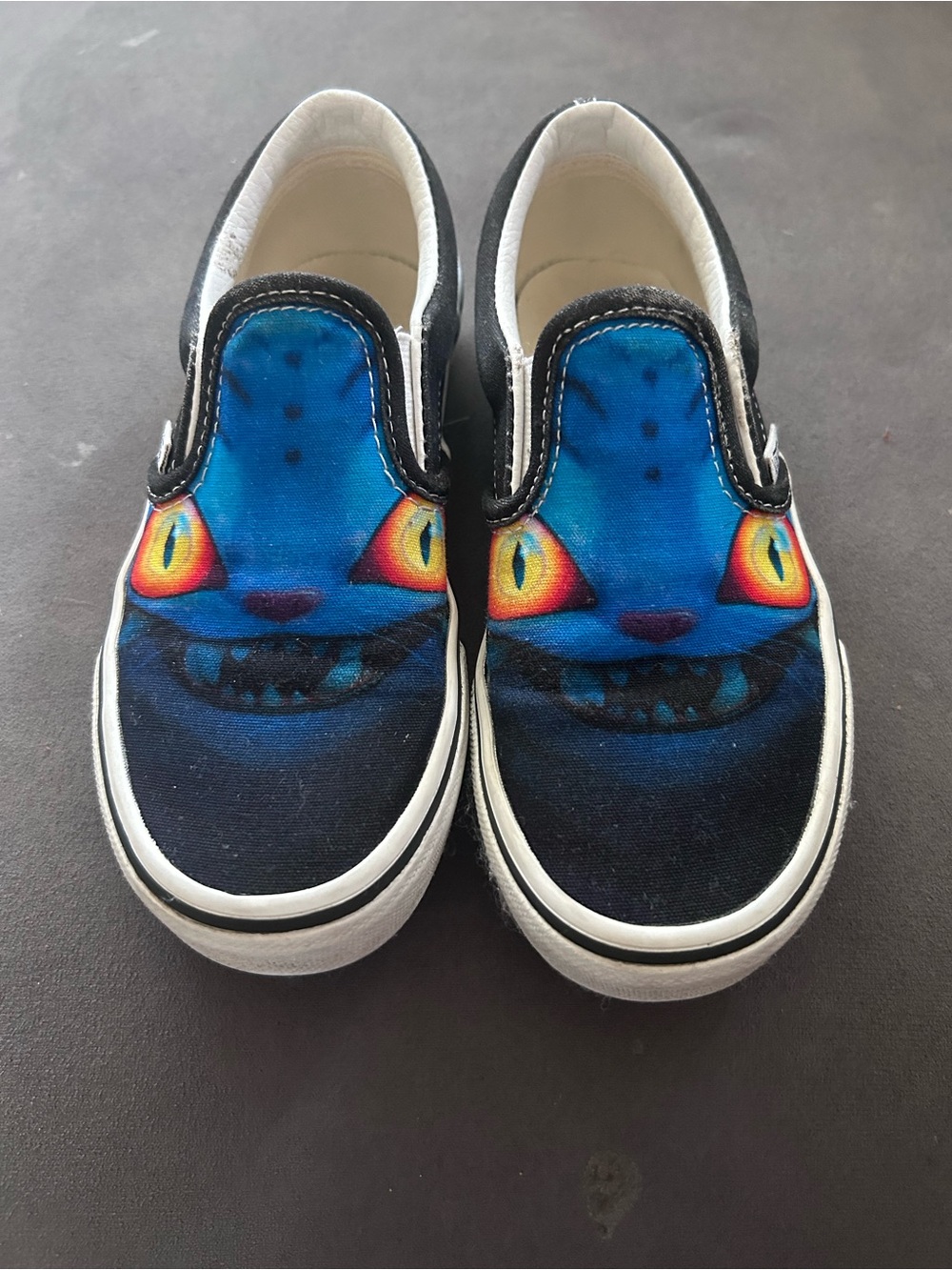 Vans K-POP Demon Hunters Derpy kids Sneakers, Size 13.5.